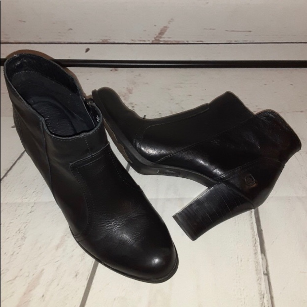 BORN HEELED LEATHER BOOTIES